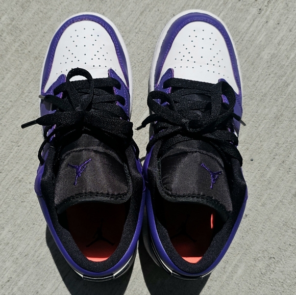 Nike Air Jordan 1 Low Purple - Picture 4 of 5